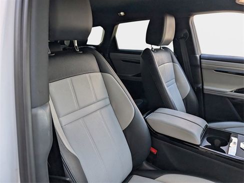 Used 2022 Land Rover Range Rover Evoque R-Dynamic S image 17
