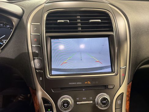 Used 2018 Lincoln MKX Reserve w/ Lincoln MKX Climate Package FWD image 19