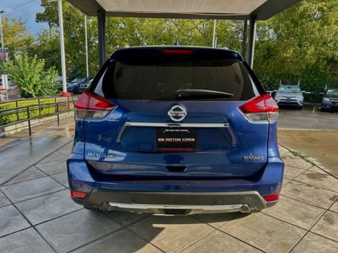 Used 2020 Nissan Rogue SV image 3