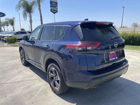 Used 2025 Nissan Rogue SV FWD image 6
