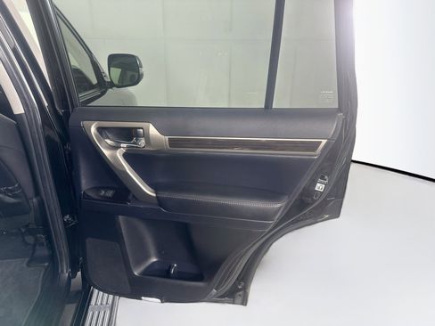 Used 2017 Lexus GX 460 w/ Navigation Package AWD/4WD image 31
