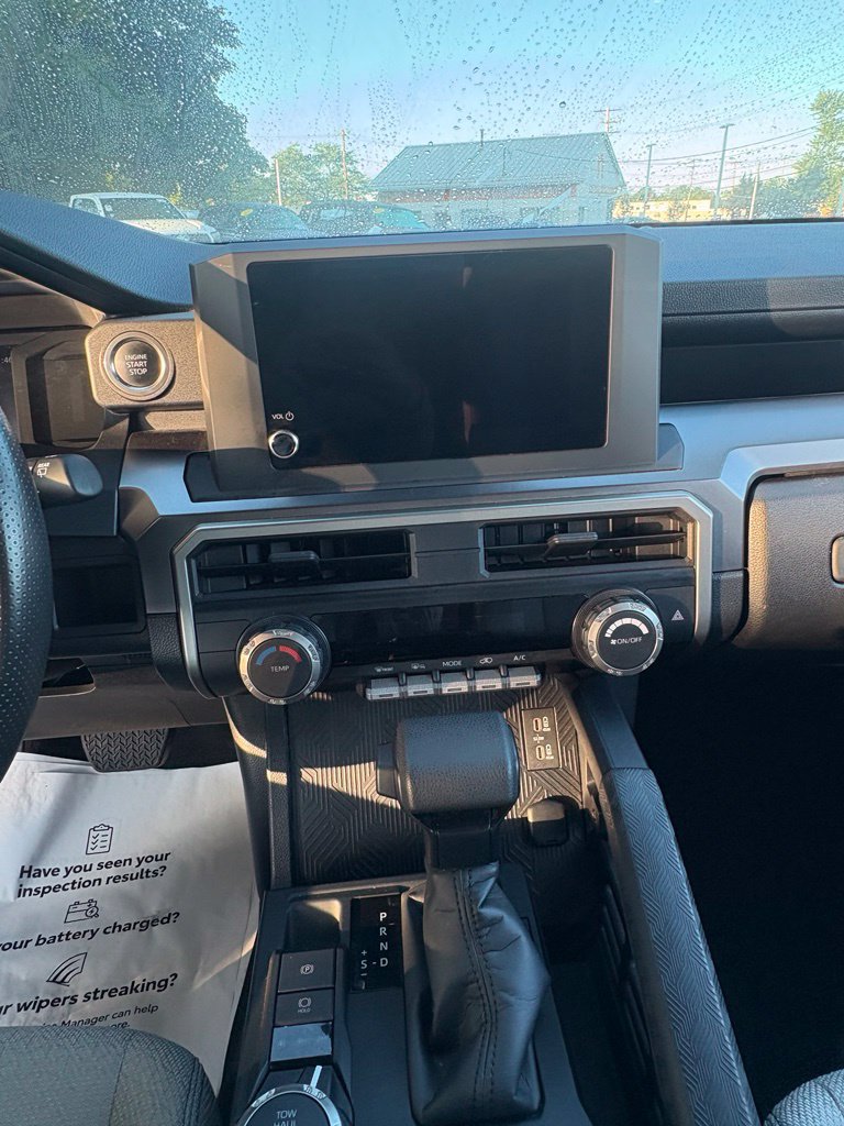 Used 2025 Toyota 4Runner SR5 AWD/4WD image 19