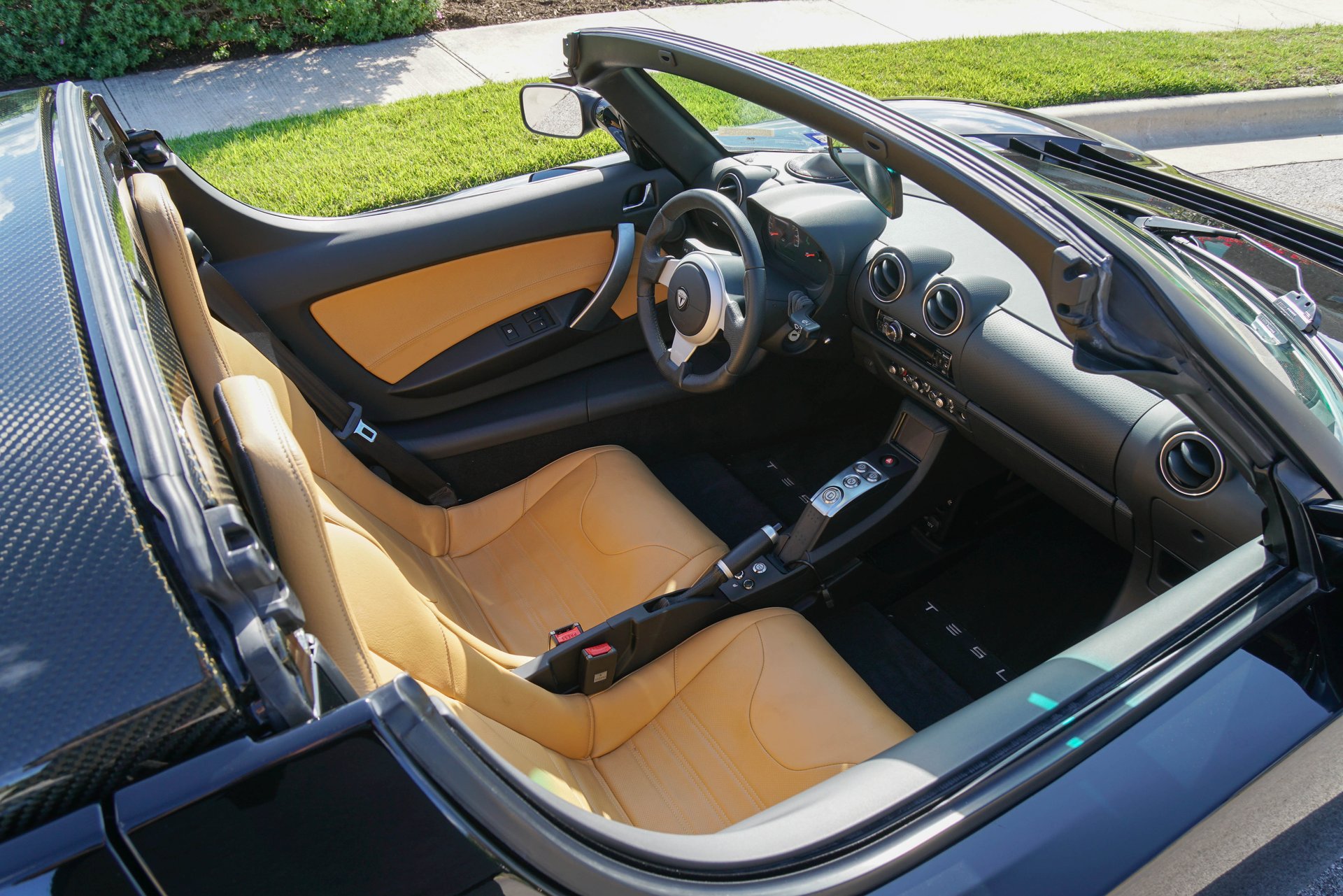 Used 2010 Tesla Roadster RWD image 31