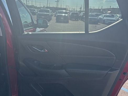 Used 2019 Chevrolet Traverse RS w/ LPO, Floor Liner Package AWD/4WD image 30