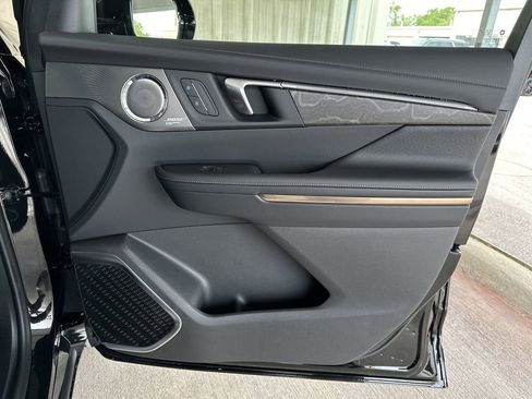 New 2026 Buick Enclave Avenir w/ Super Cruise Package FWD image 40