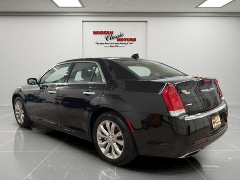 Used 2019 Chrysler 300 Limited AWD/4WD image 3