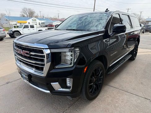 Used 2022 GMC Yukon XL SLT w/ SLT Luxury Package AWD/4WD image 6