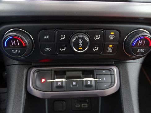 Used 2020 GMC Acadia AT4 w/ GMC Pro Grade Package image 32