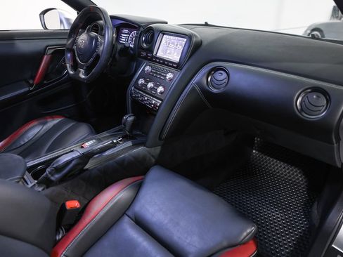 Used 2015 Nissan GT-R Black Edition AWD/4WD image 23