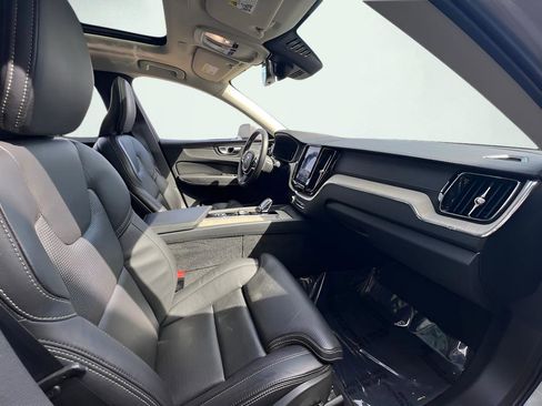Used 2022 Volvo XC60 T8 Inscription w/ Advanced Package image 26