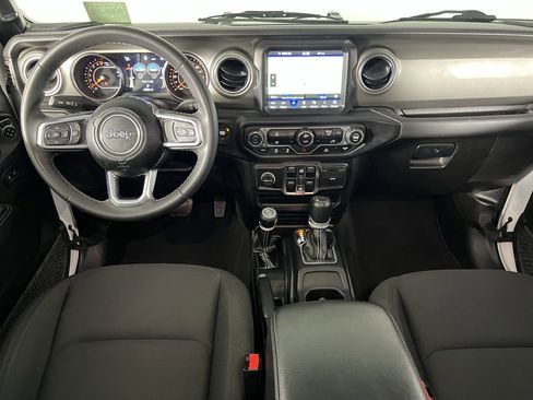 Certified 2023 Jeep Gladiator Overland image 12