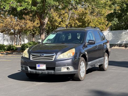 Used 2011 Subaru Outback 2.5i Premium AWD/4WD image 9