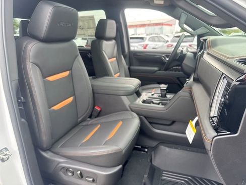 New 2026 GMC Sierra 1500 AT4 w/ AT4 Premium Package AWD/4WD image 11