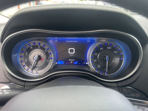 Used 2023 Chrysler 300 Touring L w/ Comfort Group AWD/4WD image 25