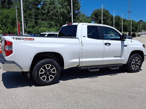 Used 2019 Toyota Tundra SR5 w/ TRD Off Road Package AWD/4WD image 9