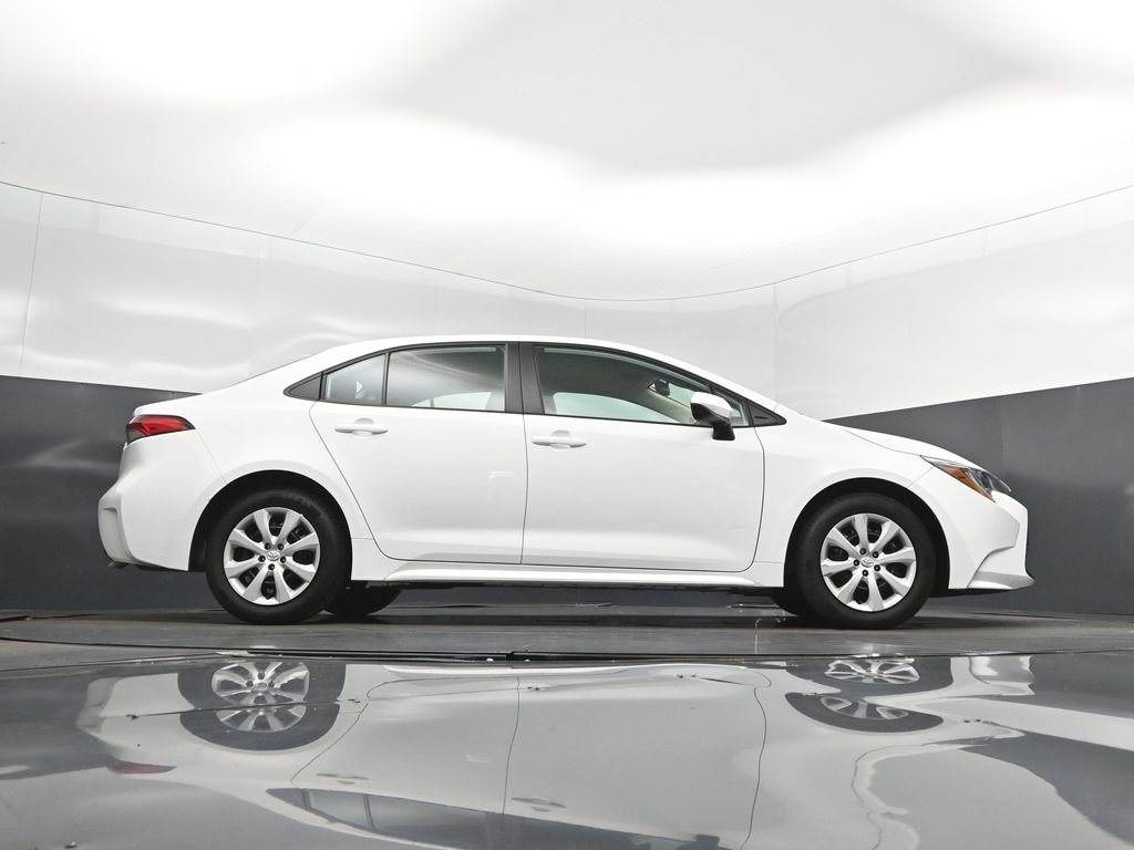 Used 2024 Toyota Corolla LE FWD image 43