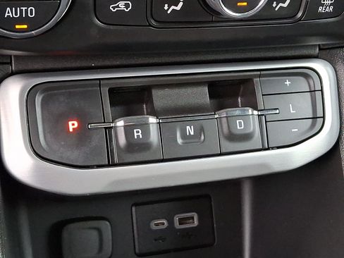 Certified 2023 GMC Acadia SLE w/ Driver Convenience Package FWD image 15