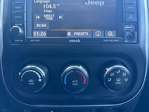 Used 2014 Jeep Compass Latitude image 16