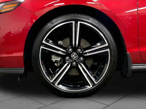 Used 2023 Honda Accord Sport image 11
