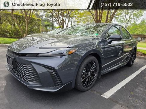 Certified 2025 Toyota Camry SE image 1