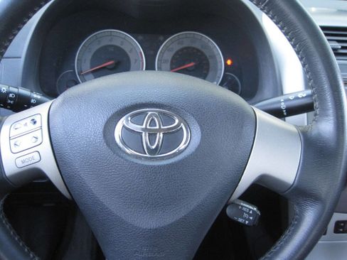 Used 2010 Toyota Corolla S image 25