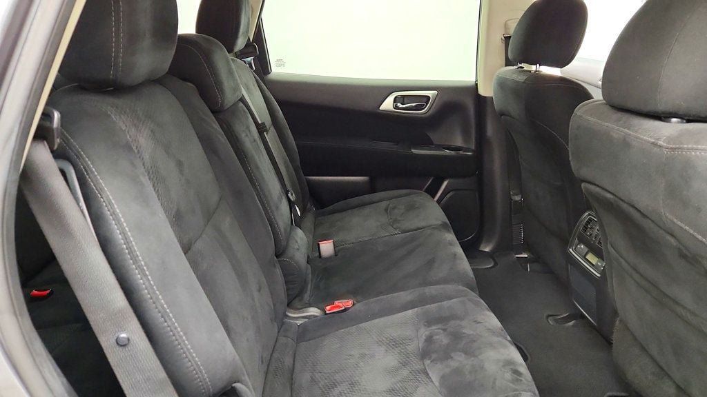 Used 2016 Nissan Pathfinder SV AWD/4WD image 22