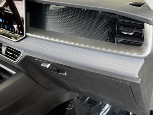 New 2026 Volkswagen Tiguan SE AWD/4WD image 31