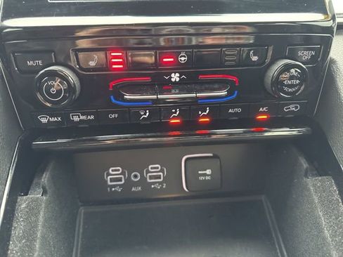 Used 2022 Jeep Grand Cherokee Altitude AWD/4WD image 28