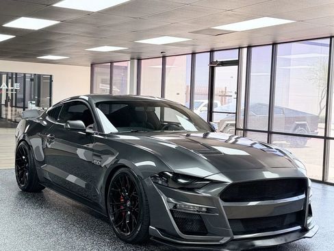 Used 2019 Ford Mustang GT image 4