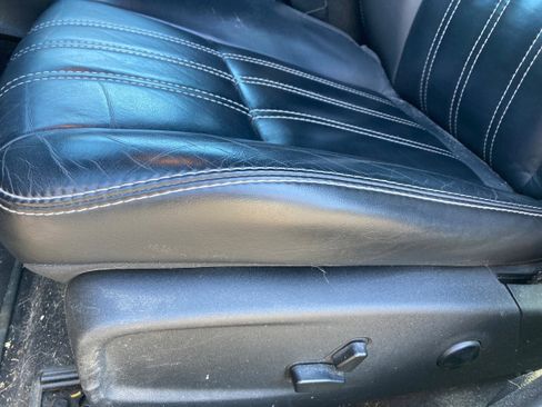 Used 2018 Chrysler 300 S image 8