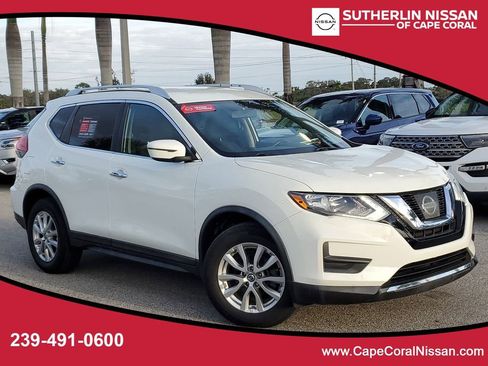 Used 2017 Nissan Rogue SV image 1