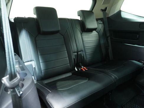 Used 2023 Volkswagen Atlas SEL Premium AWD/4WD image 19