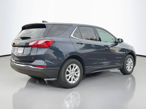 Used 2018 Chevrolet Equinox LT FWD image 2