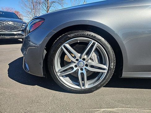 Used 2017 Mercedes-Benz E 300 image 9