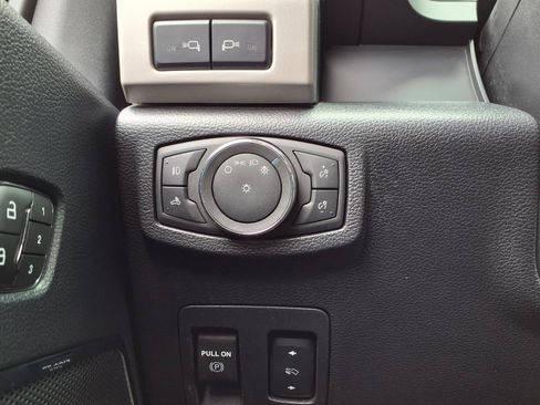 Used 2019 Ford F150 Lariat w/ Equipment Group 502A Luxury AWD/4WD image 22