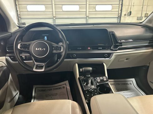 Used 2023 Kia Sportage EX FWD image 4