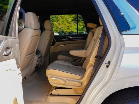 Certified 2021 Cadillac Escalade Premium Luxury image 10