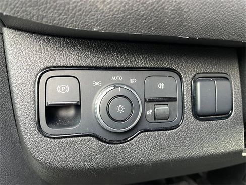 Used 2024 Mercedes-Benz Sprinter 2500 image 12