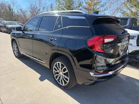 Used 2024 GMC Terrain Denali w/ Denali Premium Package image 3