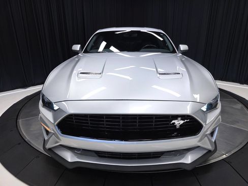Used 2019 Ford Mustang GT Premium w/ Equipment Group 401A RWD image 40