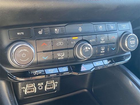 Used 2023 Dodge Durango GT image 25