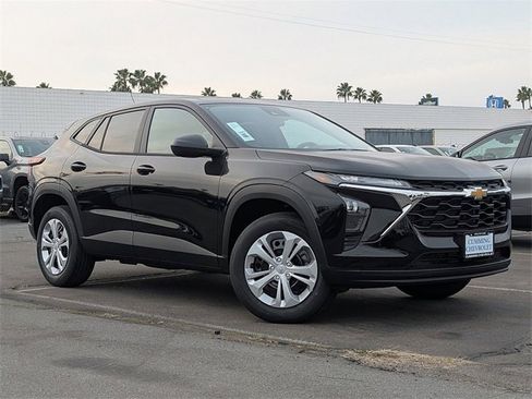 New 2026 Chevrolet Trax LS image 2