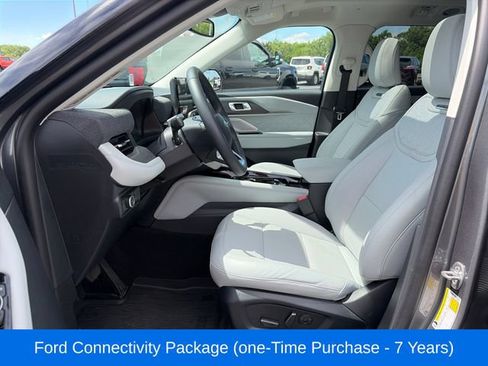Used 2026 Ford Explorer Platinum w/ LUX Leather Package AWD/4WD image 17