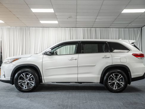 Used 2017 Toyota Highlander Plus w/ Protection Package #3 image 5