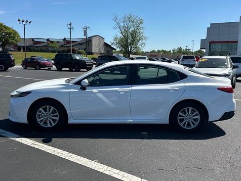 Used 2026 Toyota Camry LE image 6