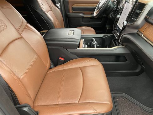 Used 2024 RAM 2500 Limited image 10