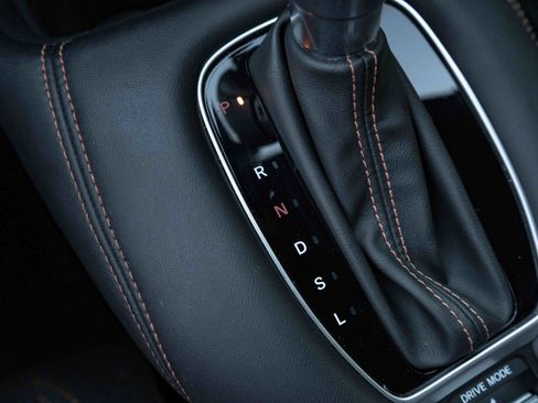 Used 2025 Honda HR-V Sport image 31