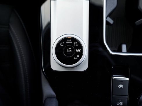 Used 2025 Mitsubishi Outlander SE image 43