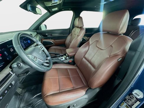 Certified 2024 Kia Telluride EX w/ EX Captain's Chair Package AWD/4WD image 11