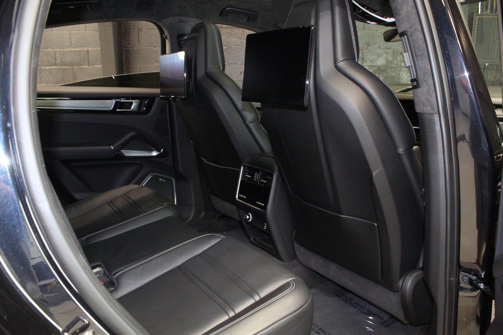 Used 2022 Porsche Cayenne Turbo AWD/4WD image 49